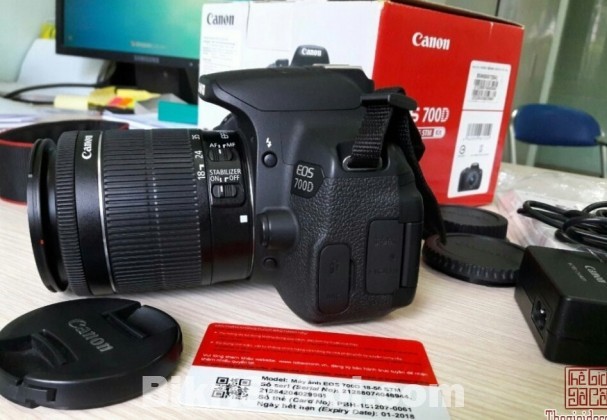 Dslr Canon 700D Camera